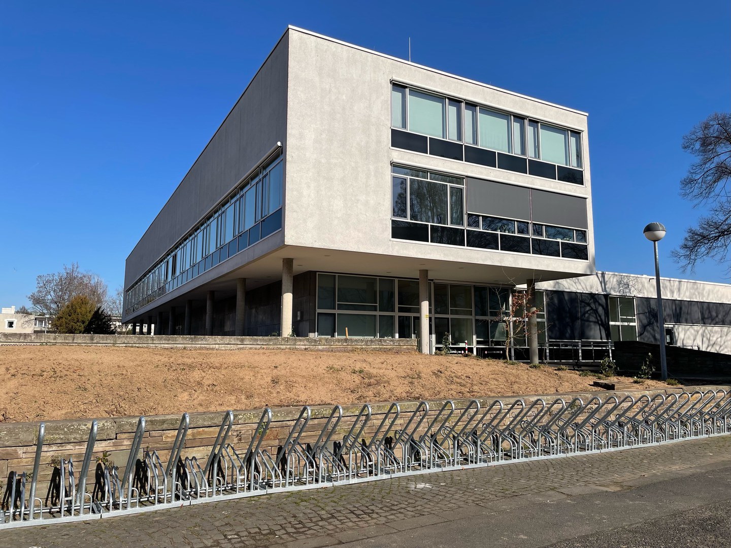 Neue Fahrradstellplätze an der Hauptbibliothek