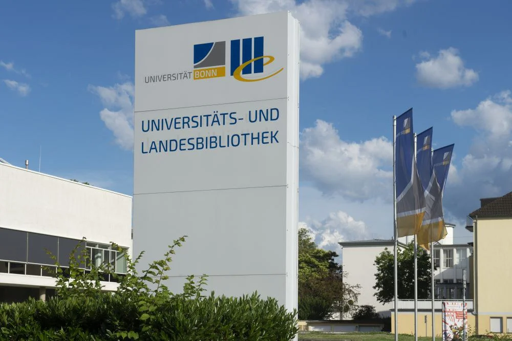 Symbolic image - Potentially arsenic-contaminated books are stored safely at the University and State Library (ULB).